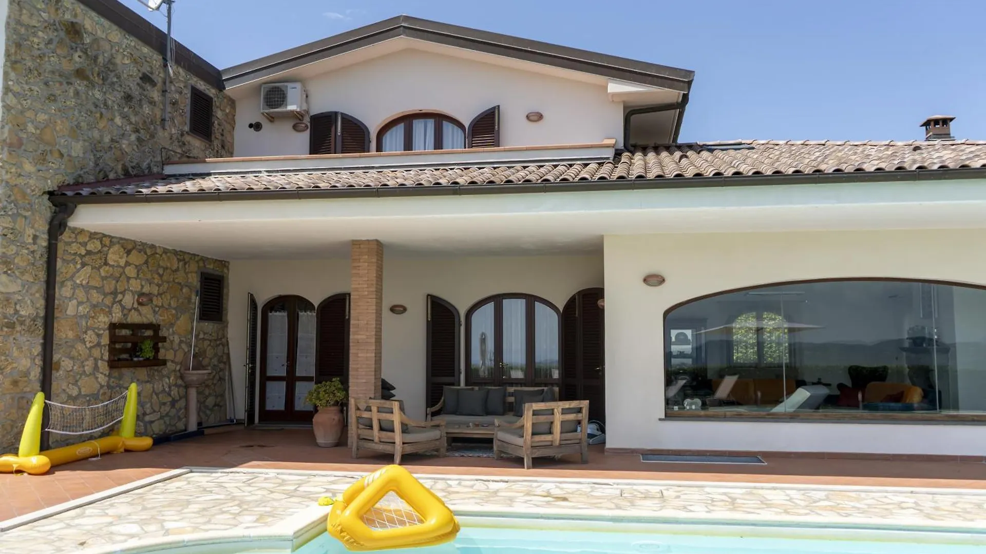 Villa Con Piscina - Livorno