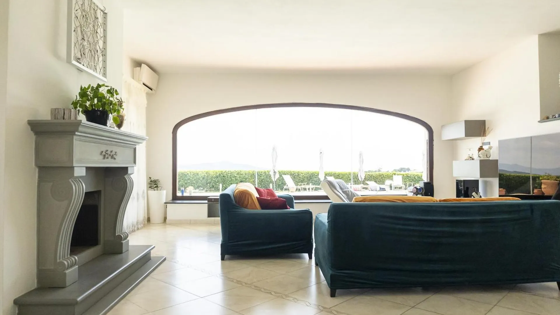 Villa Con Piscina - Livorno