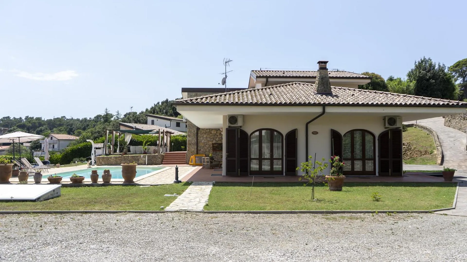 Villa Con Piscina - Livorno