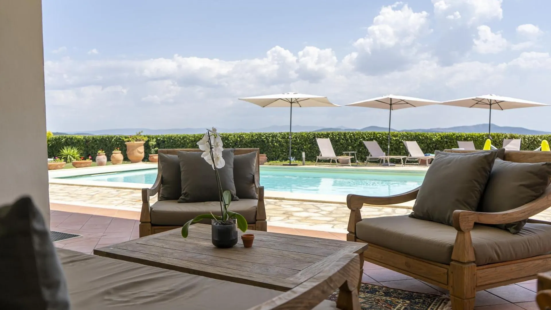 Villa Con Piscina - Livorno Italy