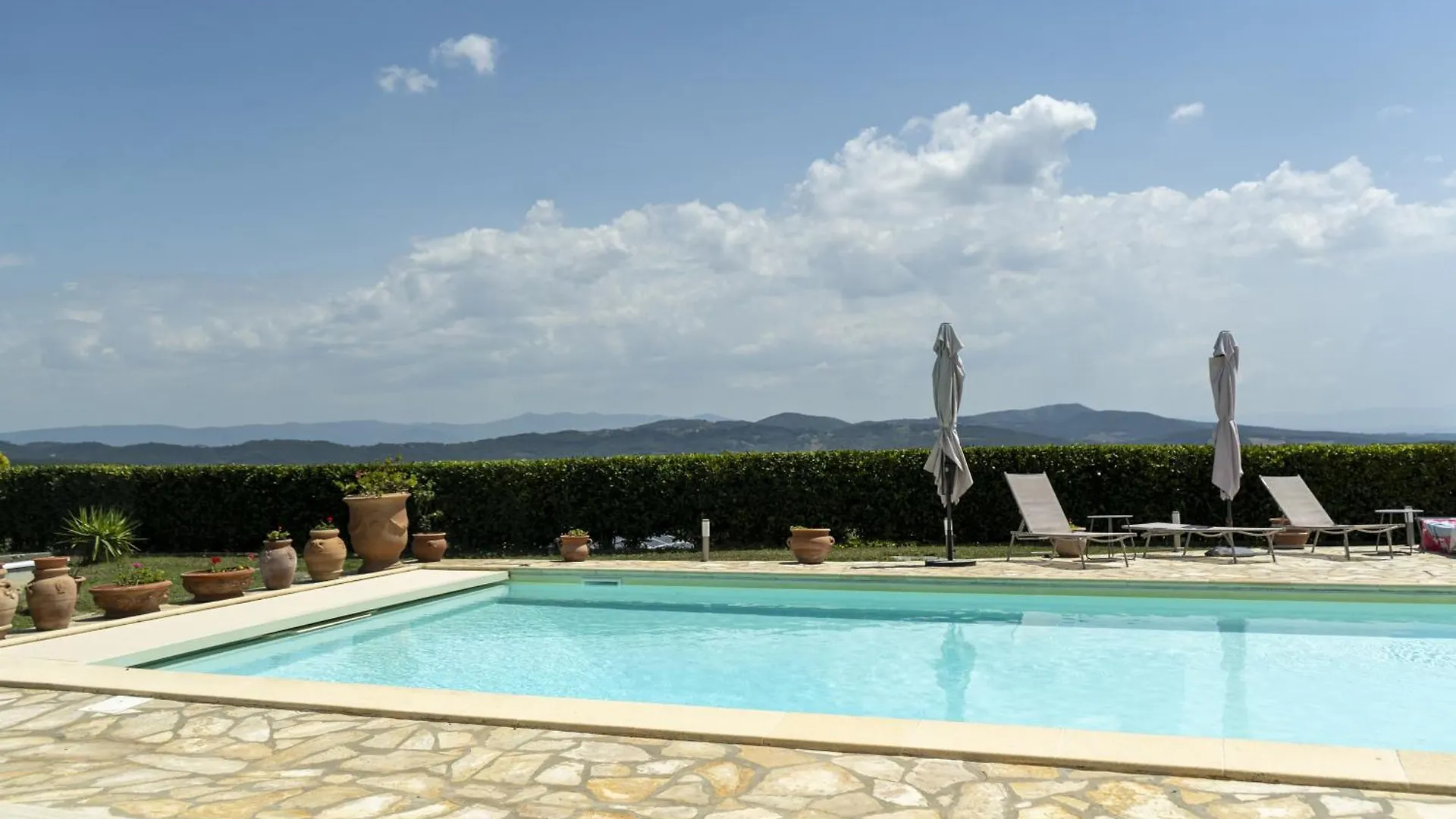 Villa Con Piscina - Livorno Italy
